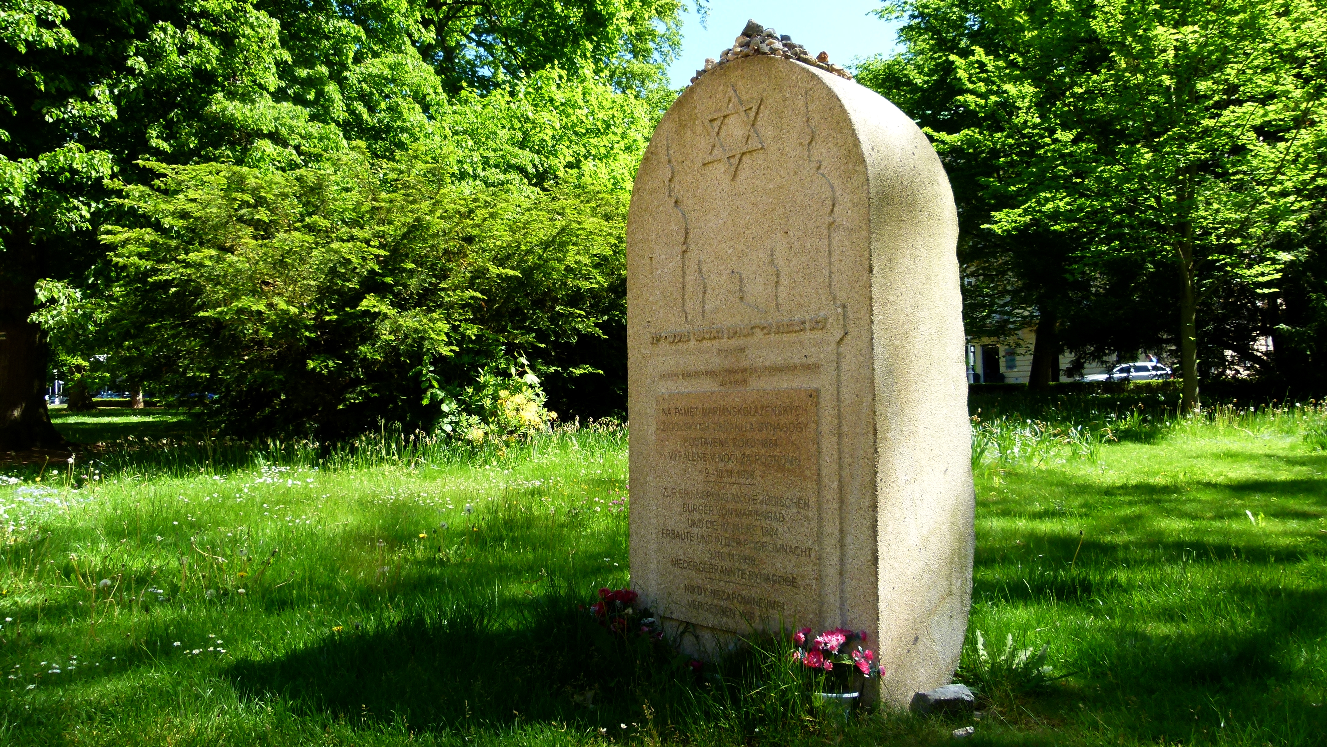 Memorial to the burnt Jewish synagogue